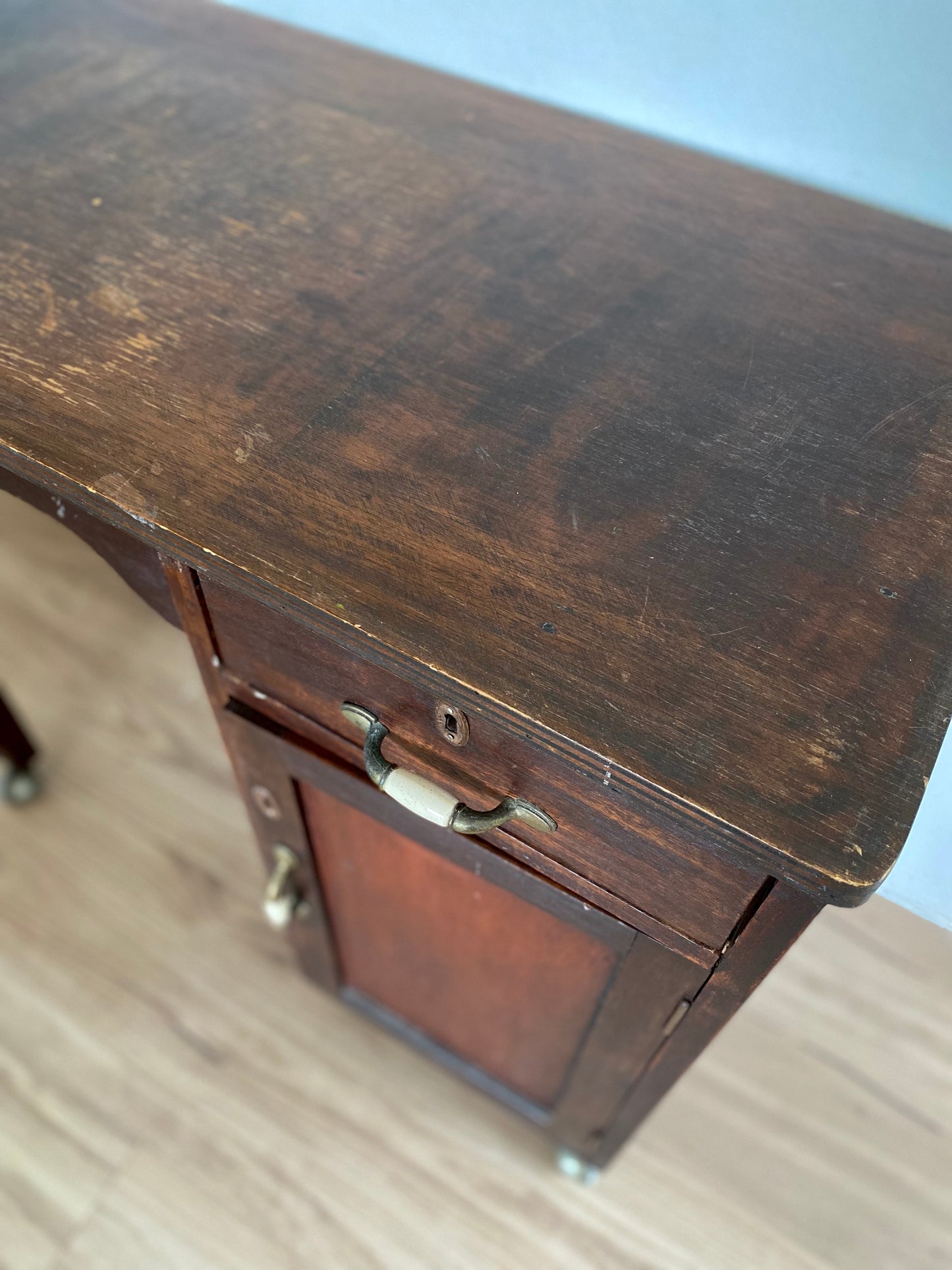 NEW! Small Vintage Desk